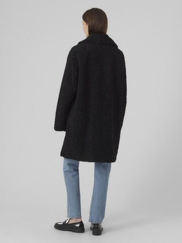 VERO MODA Vinterfrakke 'KYLIE' i sort