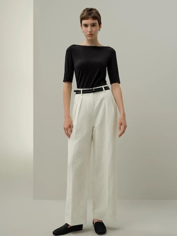 Lilysilk Shirt 'Seide Breeze Jersey V-Ausschnitt Basic T-Shirt' in Zwart