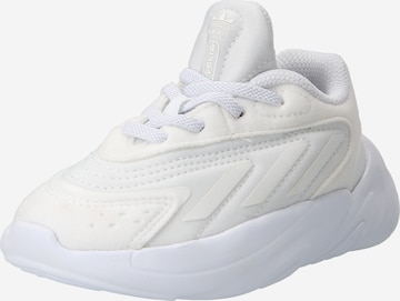 Baskets 'Ozelia' ADIDAS ORIGINALS en blanc : devant