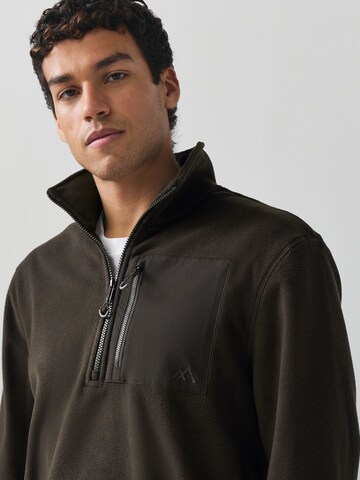 Next Pullover in Braun