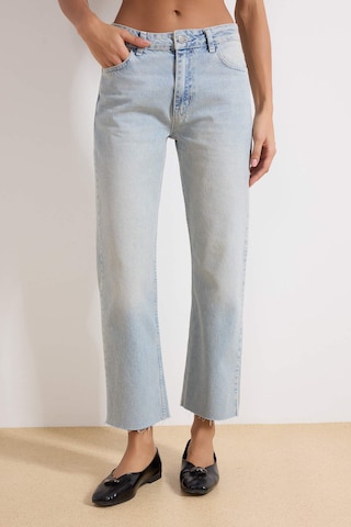 Loosefit Jeans di Trendyol in blu: frontale