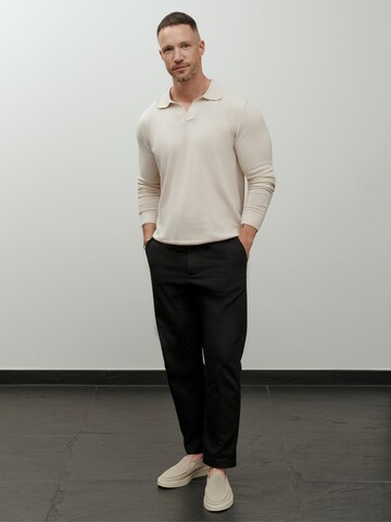 DAN FOX APPAREL Свитер 'Essentials' в Белый