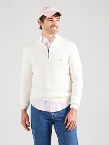 TOMMY HILFIGER Sweater in White: front
