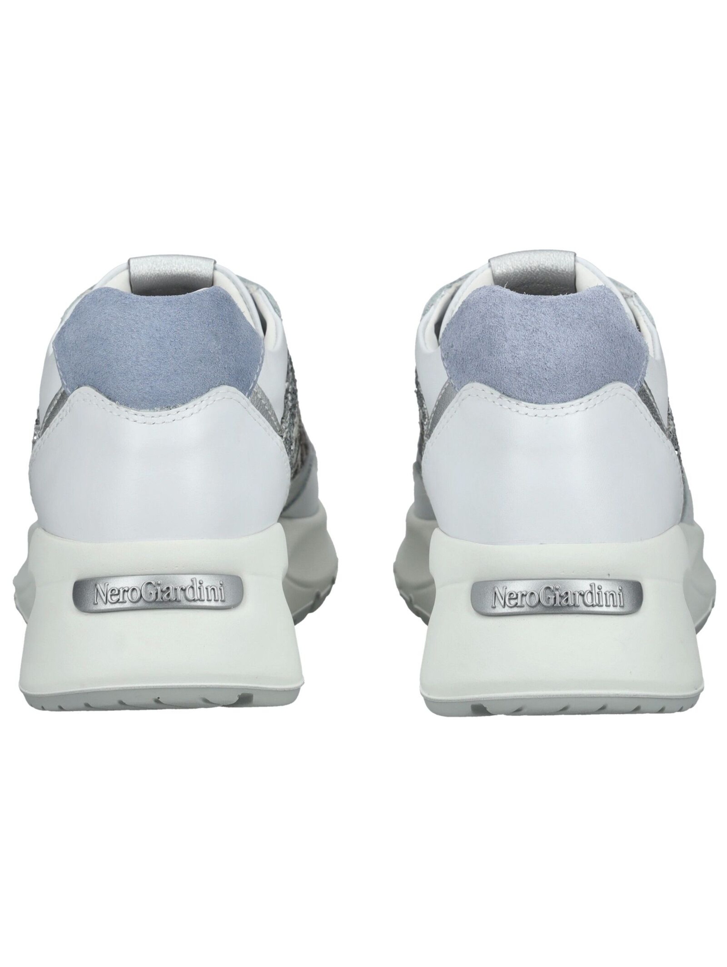 Baskets basses Nero Giardini en blanc