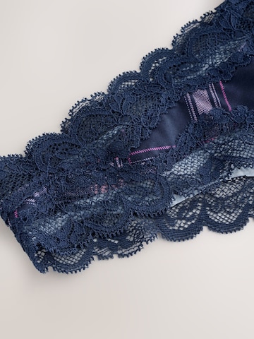 Next Slip in Blau