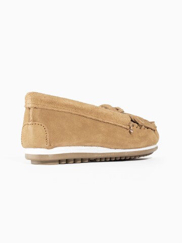 Minnetonka Mockasin 'Kilty' i brun