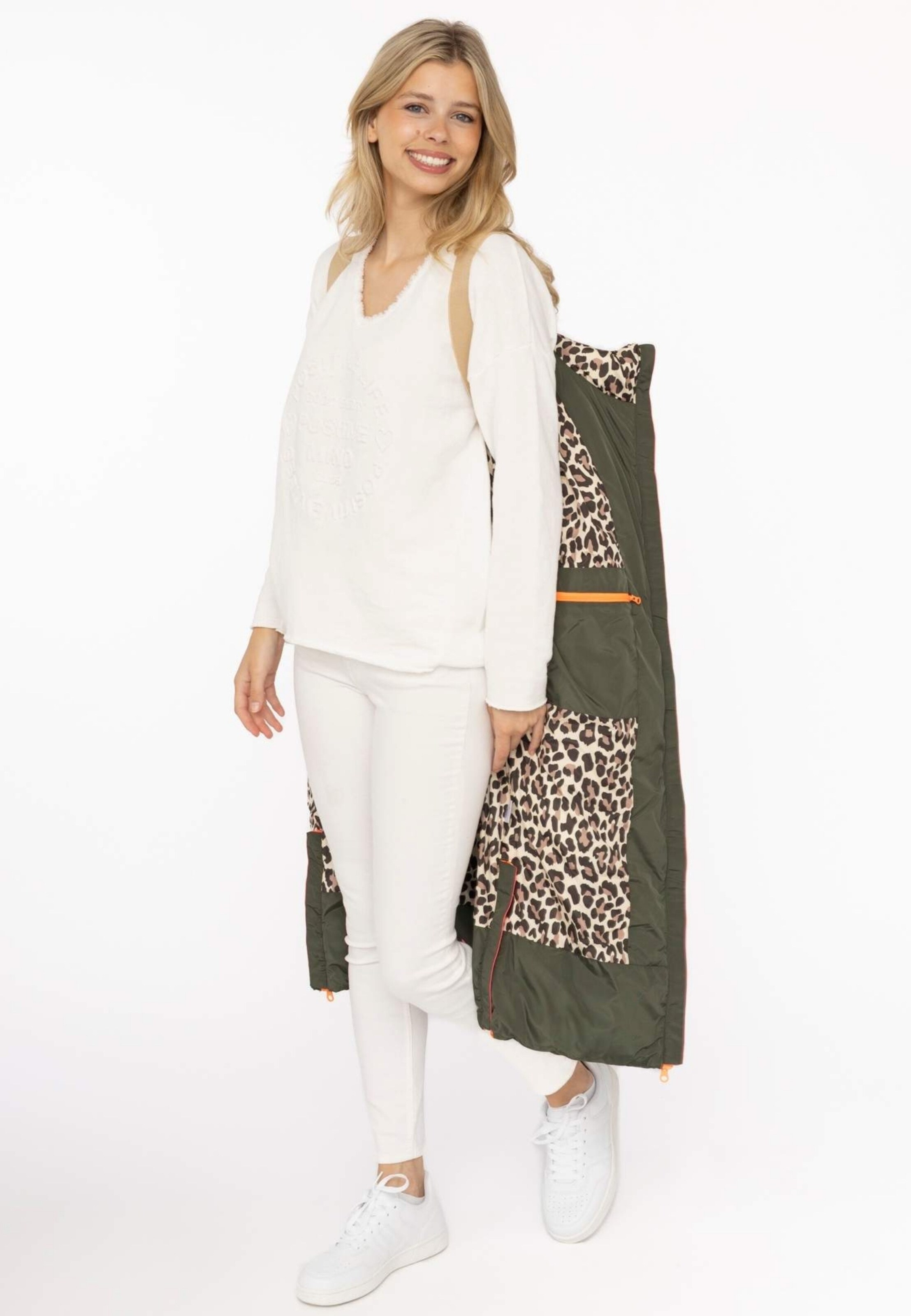 Zwillingsherz Winter coat in Green: side