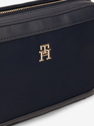 TOMMY HILFIGER Umhängetasche 'Essential' in Blau