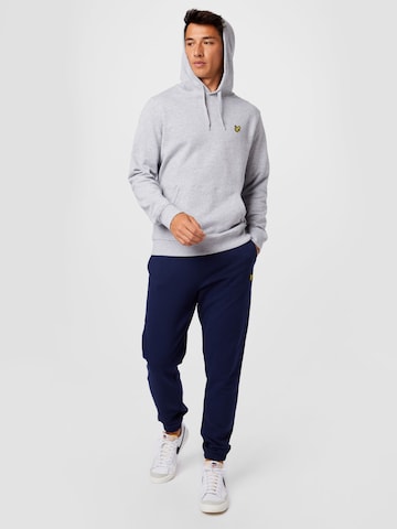 Effilé Pantalon Lyle & Scott en bleu