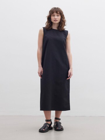 Robe MANUKA en noir : devant