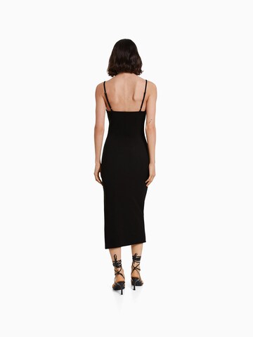 Bershka Kleid in Schwarz