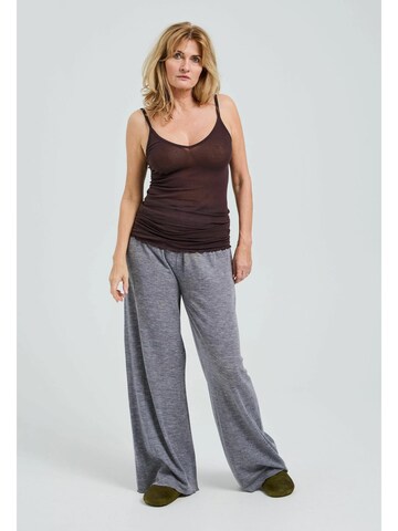 Seamless Basic Top in Braun: Vorderseite