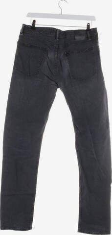 Closed Jeans in 34 in Grey