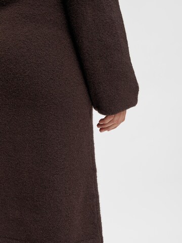 MAMALICIOUS Knit dress 'GRO' in Brown