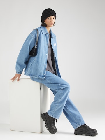Calvin Klein Jeans Φθινοπωρινό και ανοιξιάτικο μπουφάν σε μπλε