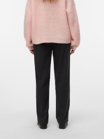 regular Pantaloni con pieghe 'VMVega' di VERO MODA in grigio
