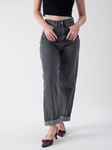 regular Jeans di MND in grigio: frontale