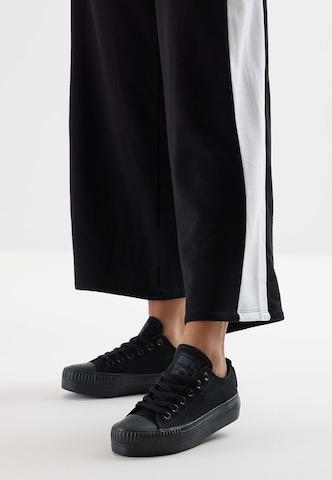 BRITISH KNIGHTS Platform trainers ' KAYA LOW ' in Black: front