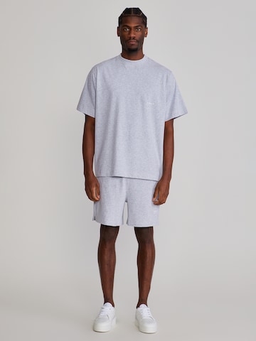 SikSilk Set in Grau: Vorderseite