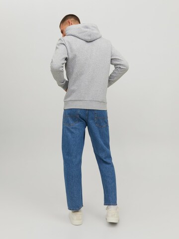 JACK & JONES Sweatshirt in Grau