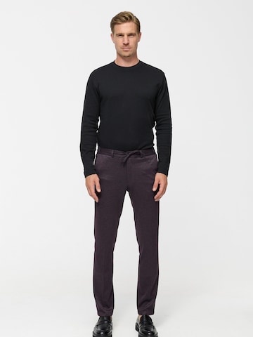 Zuitable Slim fit Pants 'DiSpartaflex SE' in Red