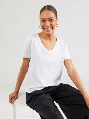 Tricou de la s.Oliver pe alb: față