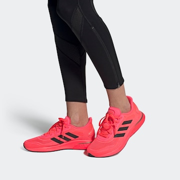 ADIDAS SPORTSWEAR - Sapatilha de corrida 'Supernova' em vermelho: frente