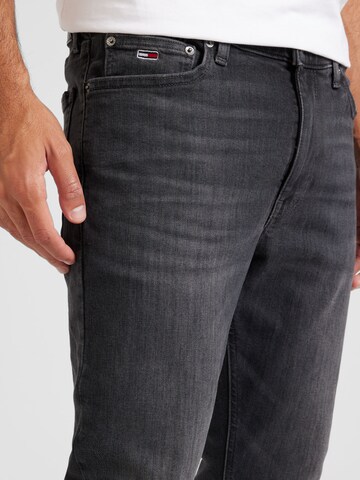 Tommy Jeans Regular Jeans 'SIMON' in Black