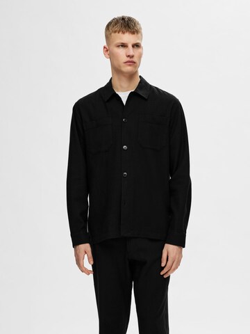 SELECTED HOMME Comfort fit Button Up Shirt in Black: front