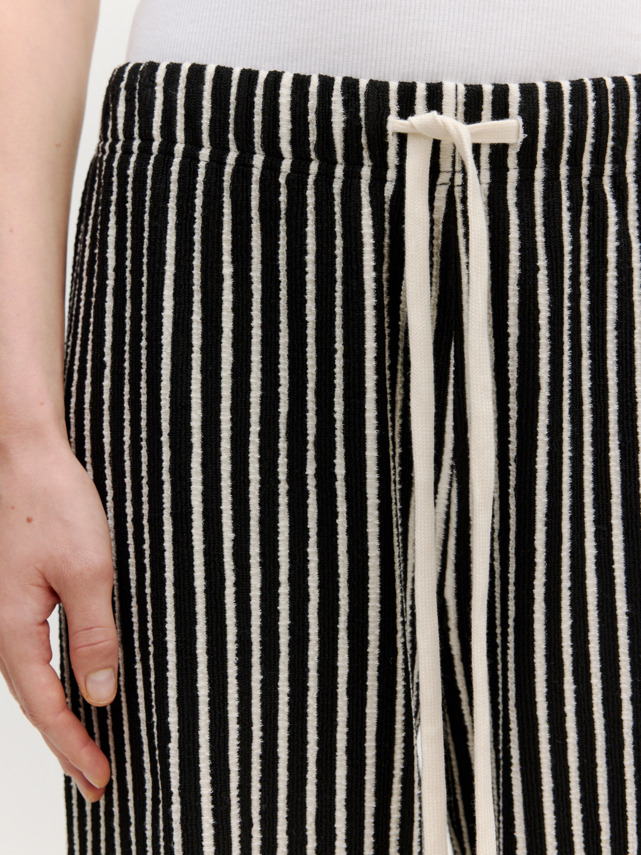 EDITED Producten Broek 'Emmie' Zwart