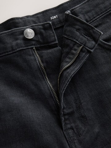 Next Loosefit Shorts in Schwarz