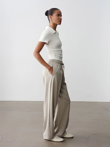 Dilvin Wide leg Trousers in Beige