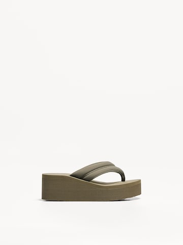 Séparateur d'orteils Bershka en vert