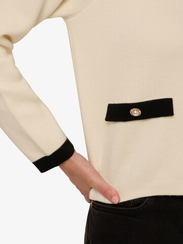 Adrianna Papell Strickjacke in Beige