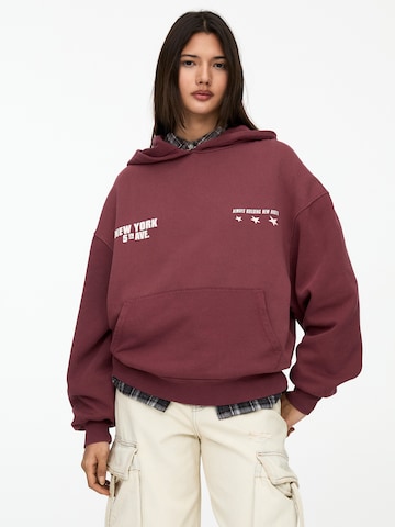 Pull&Bear Sweatshirt in Rot: Vorderseite