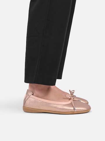 Crickit Ballerina ' OMEGA ' in Gold