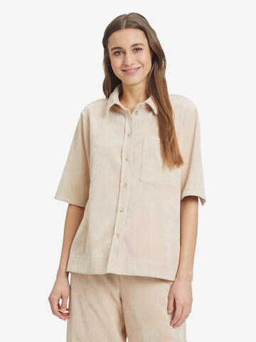 Betty & Co Blouse in Beige: front