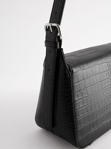 Next Schultertasche in Schwarz