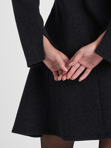 Guido Maria Kretschmer Women Šaty 'Dotta' - Sivá