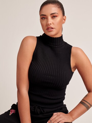 ABOUT YOU x Antonia Top 'Claire' in Black: front