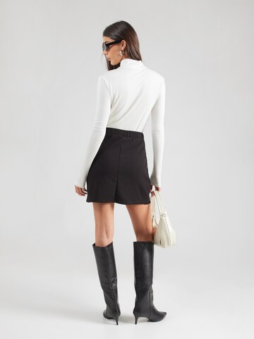 Fustă 'Mirell' de la ABOUT YOU pe negru