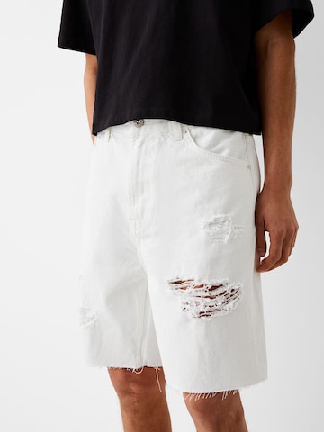 Bershka Loosefit Shorts in Weiß