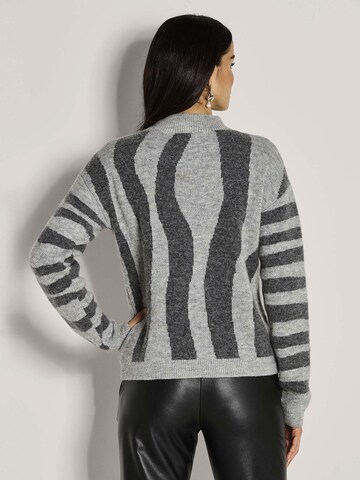MADELEINE Pullover in Grau