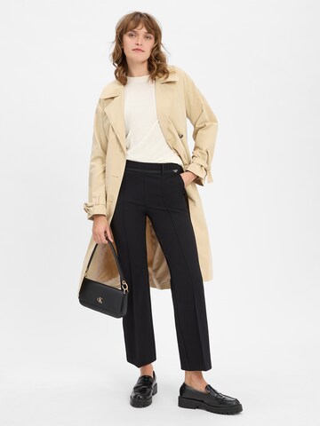 Cambio Regular Pleat-front trousers in Black