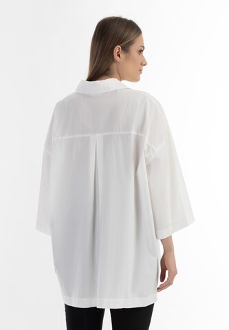 RISA Блуза в бяло