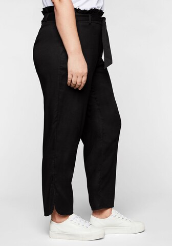 SHEEGO Regular Pants in Black