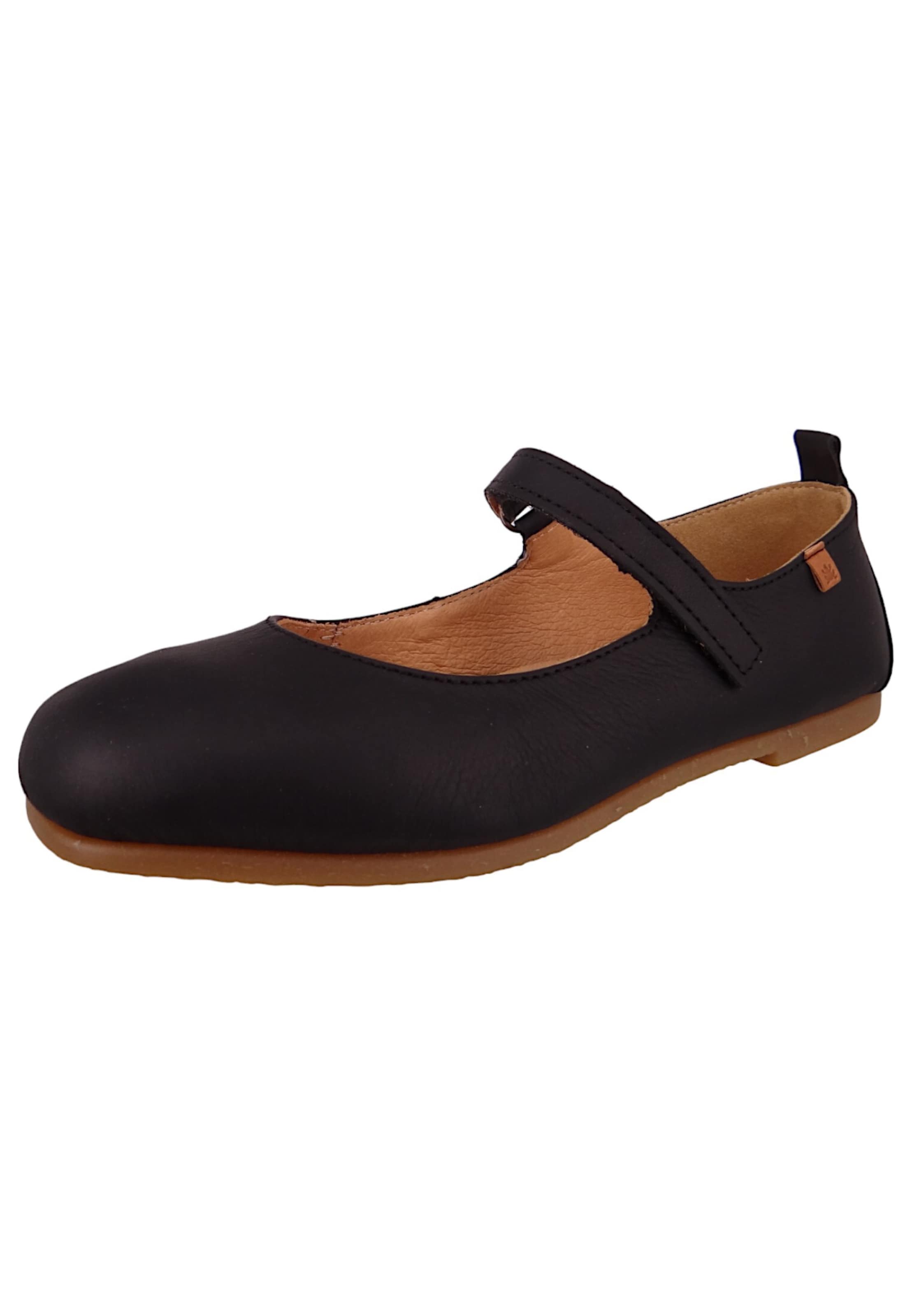 EL NATURALISTA Ballet Flats in Black: front