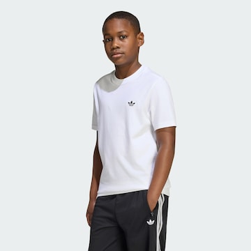 ADIDAS ORIGINALS Shirt in White: front