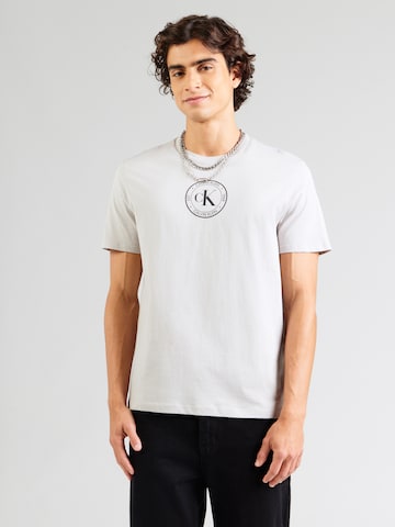 T-Shirt Calvin Klein Jeans en gris : devant