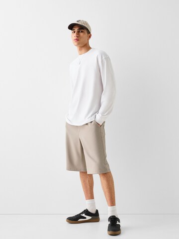 Bershka Loosefit Shorts in Beige